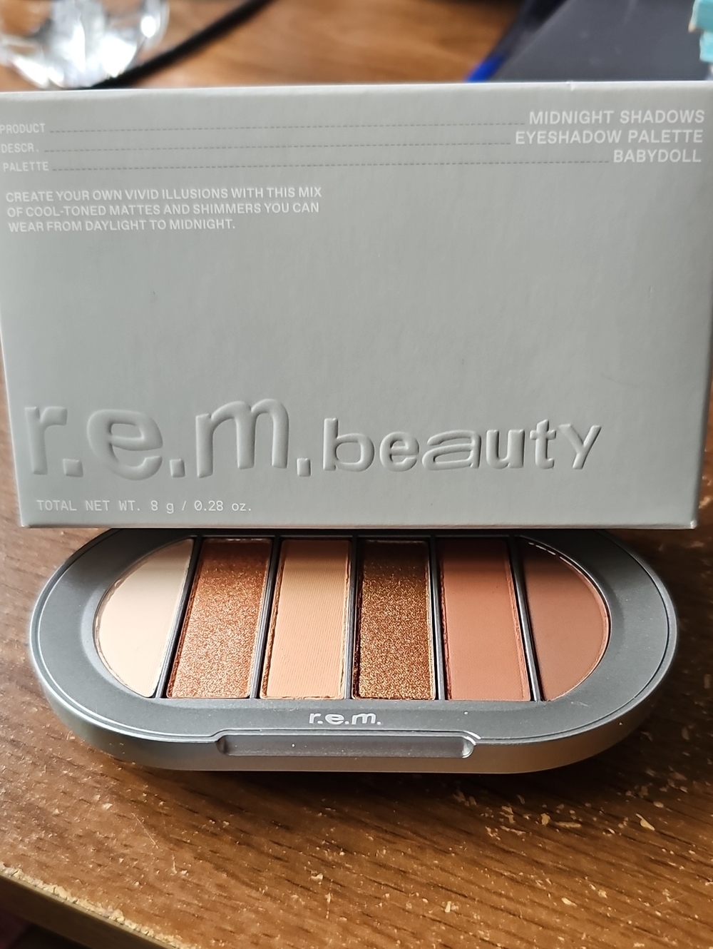 NIB r.e.m. beauty Midnight Shadows Eyeshadow Palette — Babydoll (Warm Neutrals)